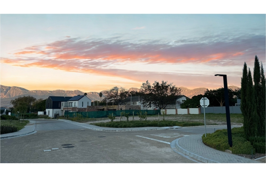 To Let 3 Bedroom Property for Rent in Lemoenkloof Western Cape